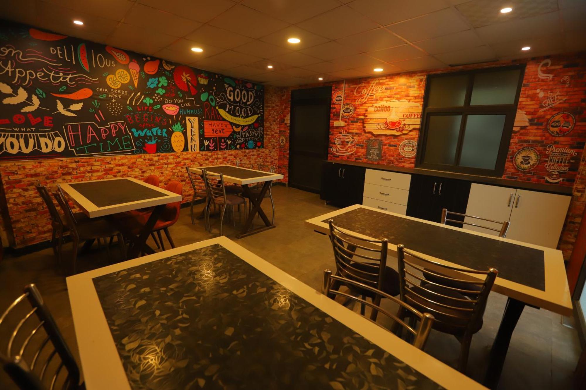 Hotel Almora Inn - Near By Delhi International Airport - With Free Airport Pickup And Drop 新德里 外观 照片