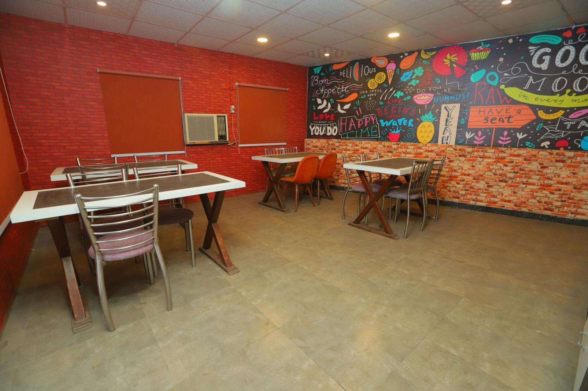 Hotel Almora Inn - Near By Delhi International Airport - With Free Airport Pickup And Drop 新德里 外观 照片