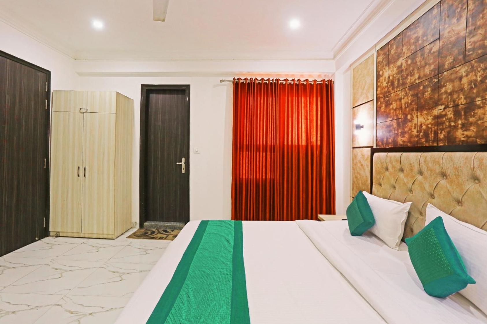 Hotel Almora Inn - Near By Delhi International Airport - With Free Airport Pickup And Drop 新德里 外观 照片