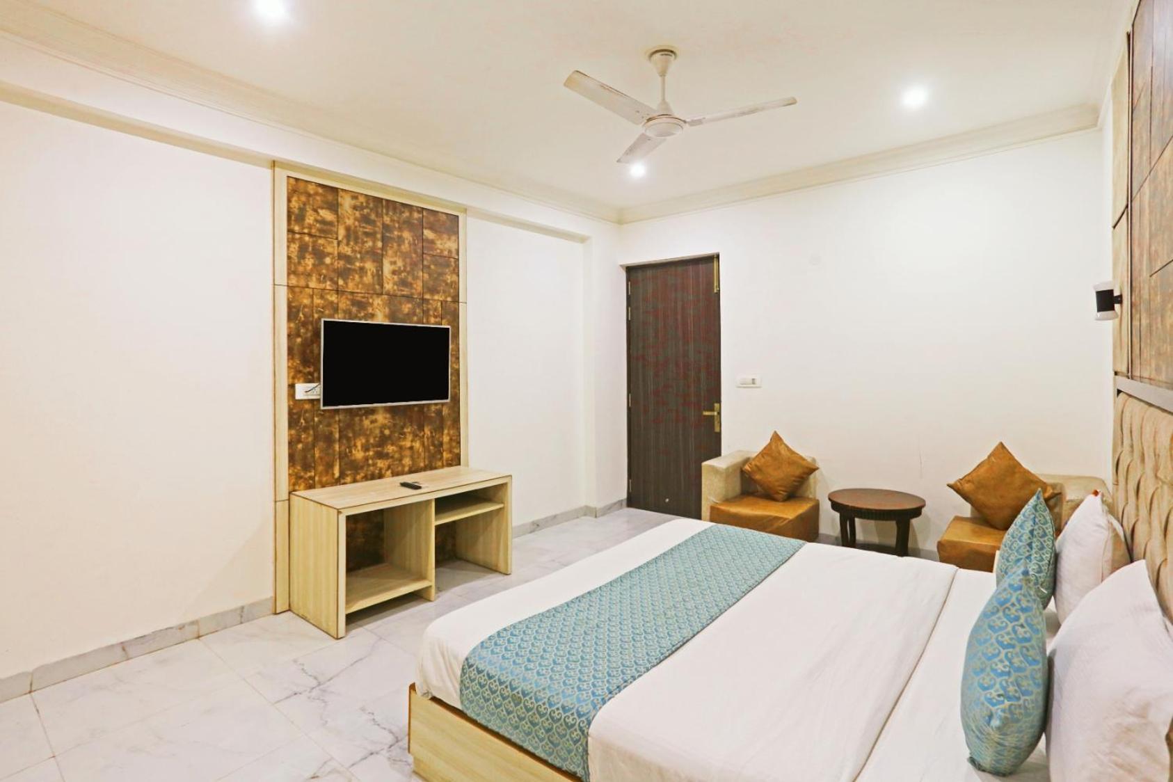 Hotel Almora Inn - Near By Delhi International Airport - With Free Airport Pickup And Drop 新德里 外观 照片