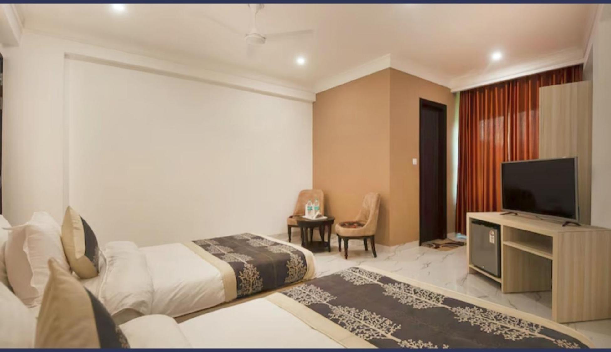 Hotel Almora Inn - Near By Delhi International Airport - With Free Airport Pickup And Drop 新德里 外观 照片