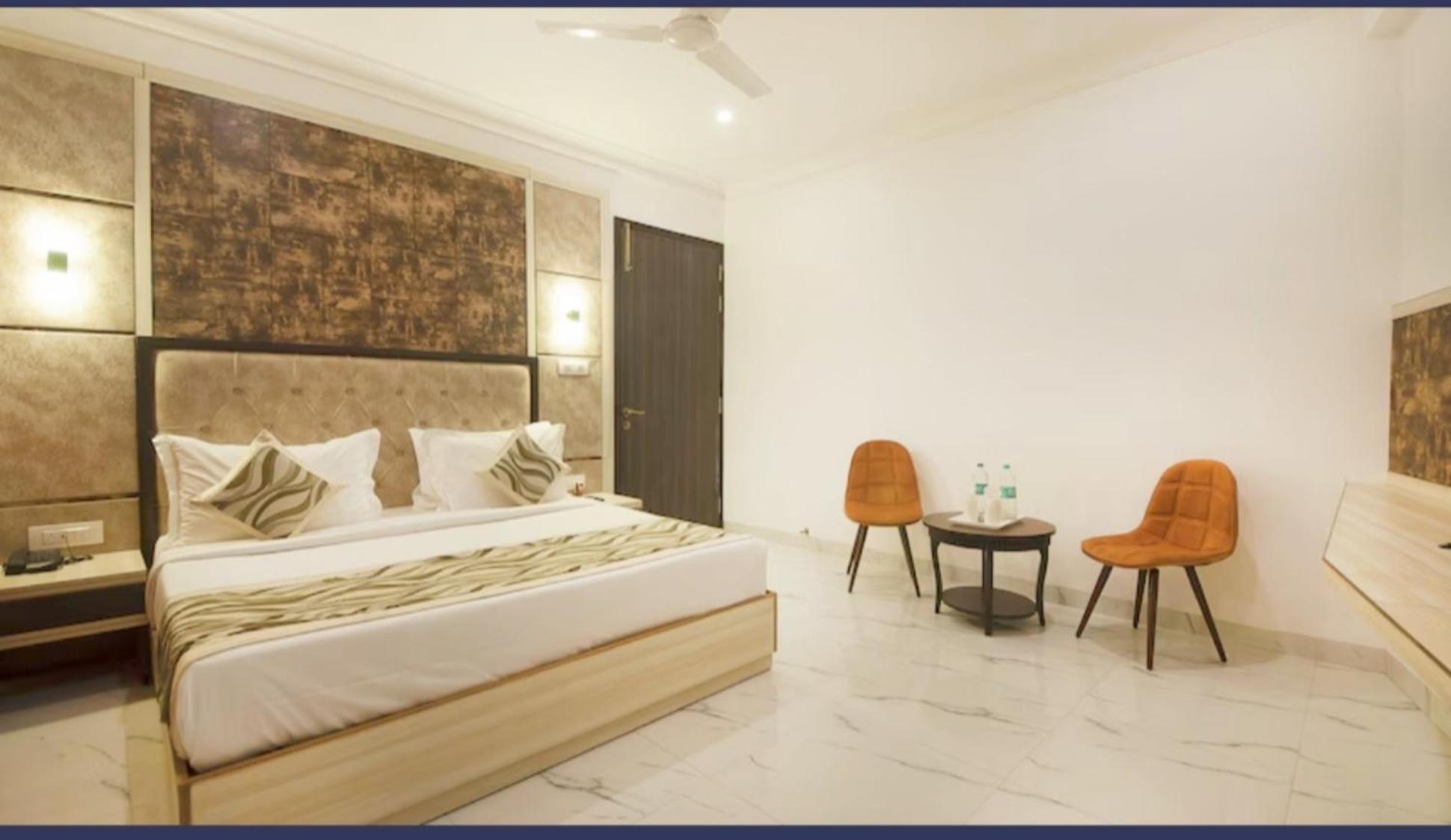 Hotel Almora Inn - Near By Delhi International Airport - With Free Airport Pickup And Drop 新德里 外观 照片