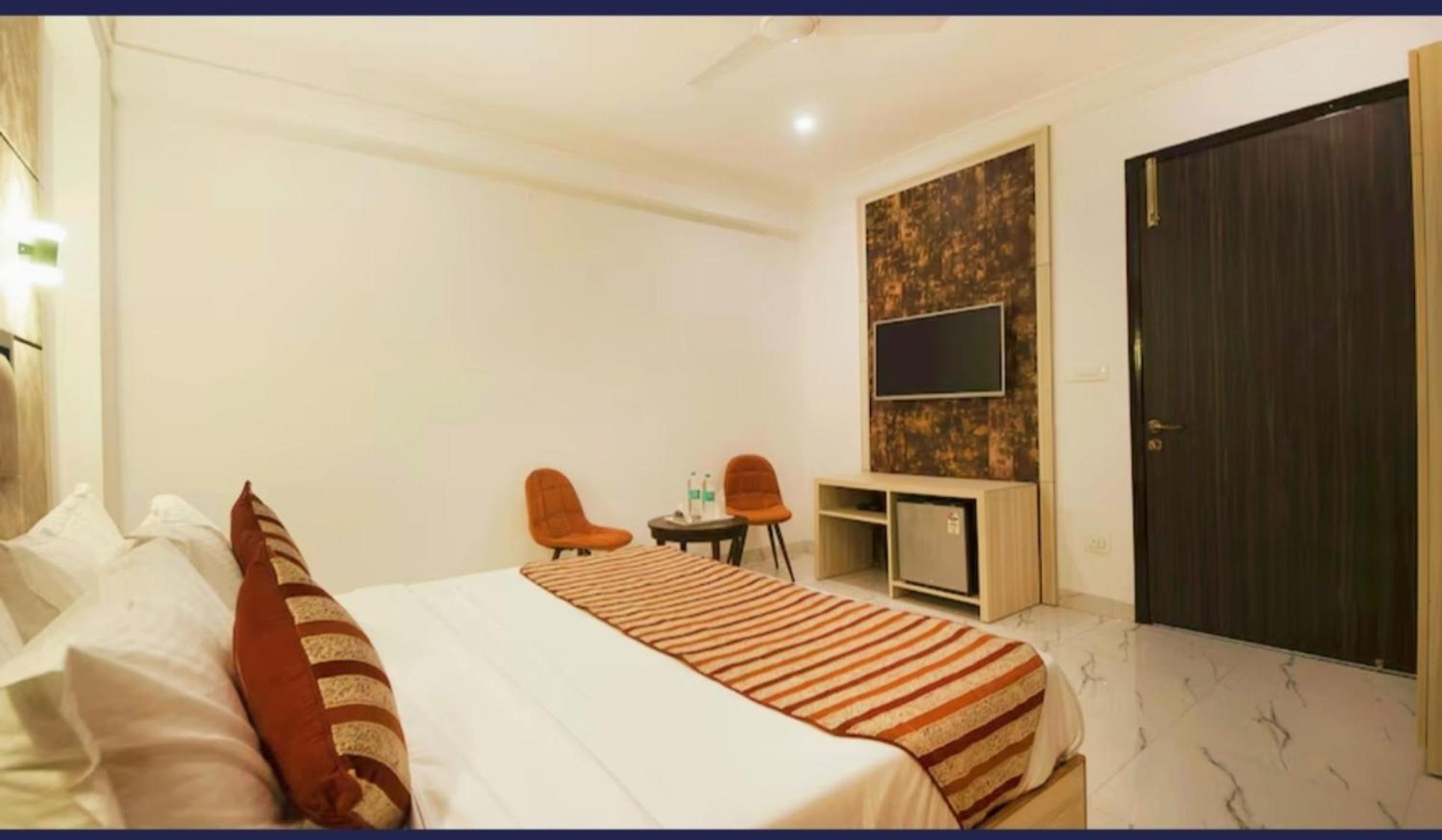 Hotel Almora Inn - Near By Delhi International Airport - With Free Airport Pickup And Drop 新德里 外观 照片