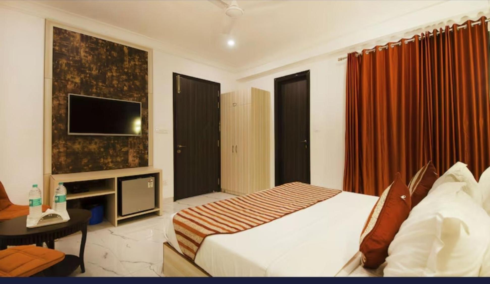 Hotel Almora Inn - Near By Delhi International Airport - With Free Airport Pickup And Drop 新德里 外观 照片