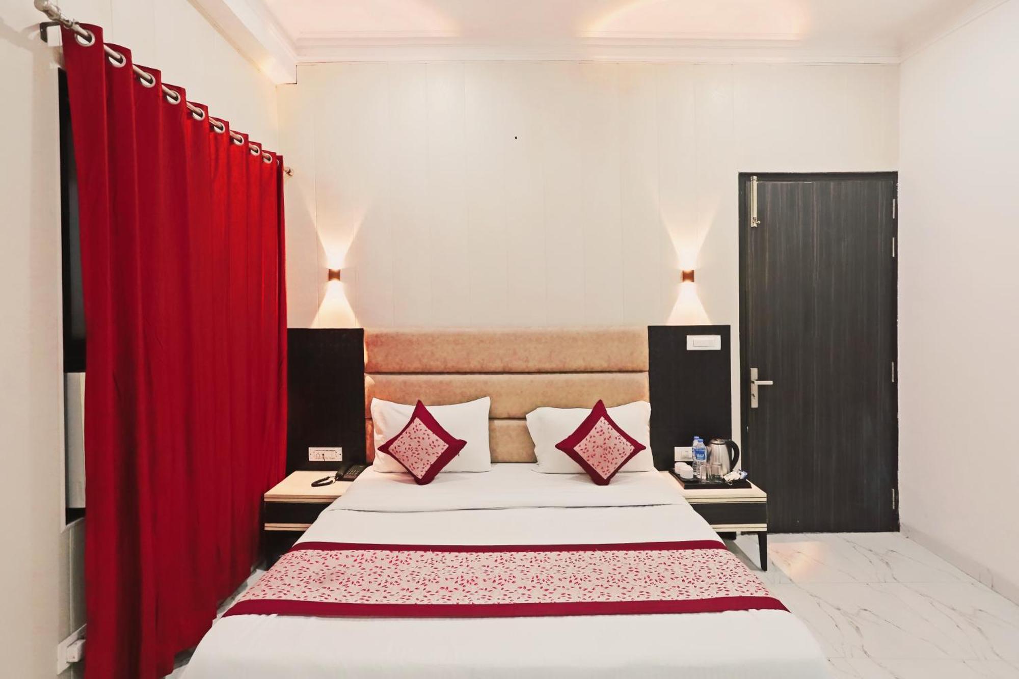 Hotel Almora Inn - Near By Delhi International Airport - With Free Airport Pickup And Drop 新德里 外观 照片