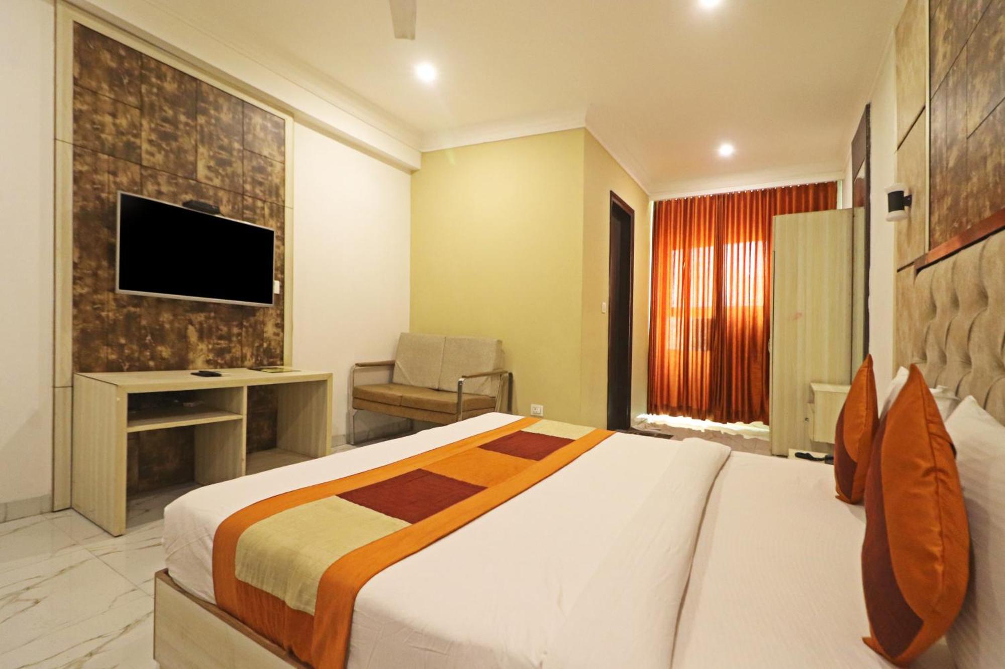Hotel Almora Inn - Near By Delhi International Airport - With Free Airport Pickup And Drop 新德里 外观 照片