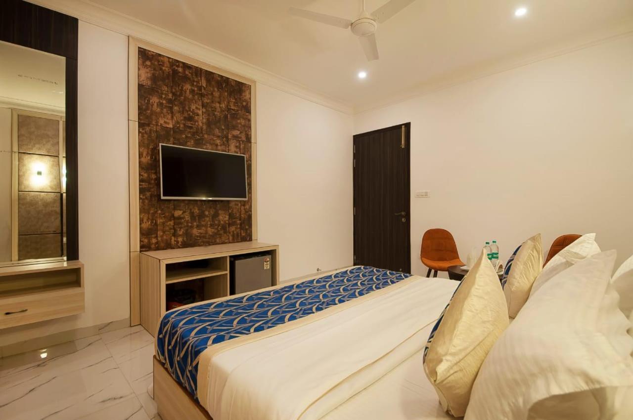 Hotel Almora Inn - Near By Delhi International Airport - With Free Airport Pickup And Drop 新德里 外观 照片