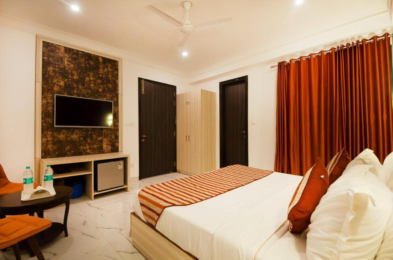 Hotel Almora Inn - Near By Delhi International Airport - With Free Airport Pickup And Drop 新德里 外观 照片