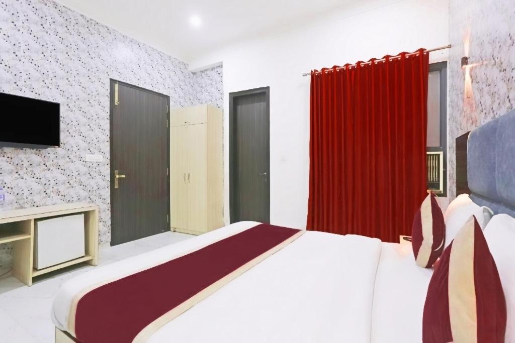 Hotel Almora Inn - Near By Delhi International Airport - With Free Airport Pickup And Drop 新德里 外观 照片
