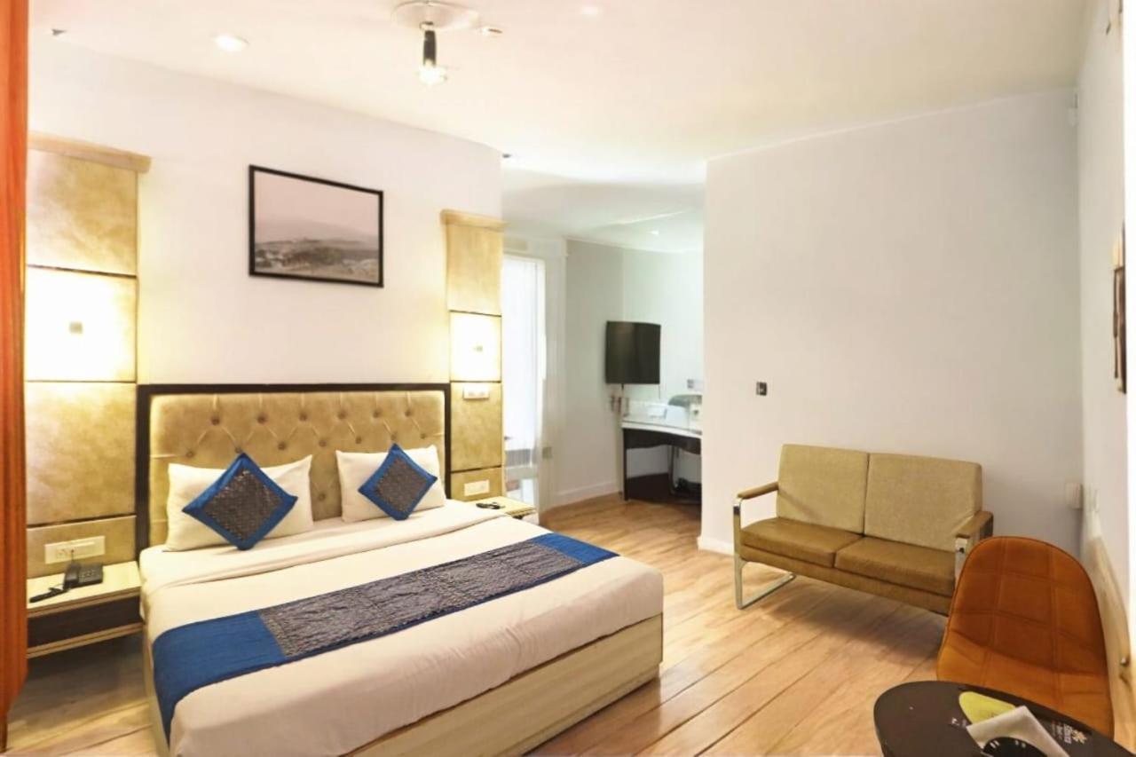 Hotel Almora Inn - Near By Delhi International Airport - With Free Airport Pickup And Drop 新德里 外观 照片