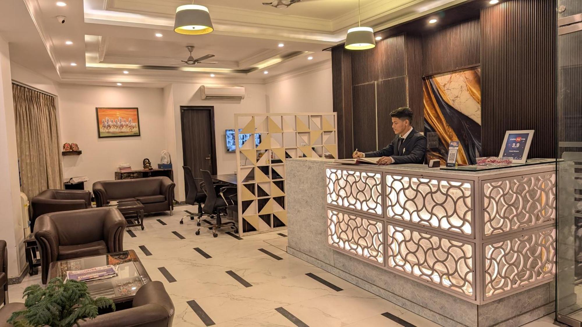 Hotel Almora Inn - Near By Delhi International Airport - With Free Airport Pickup And Drop 新德里 外观 照片